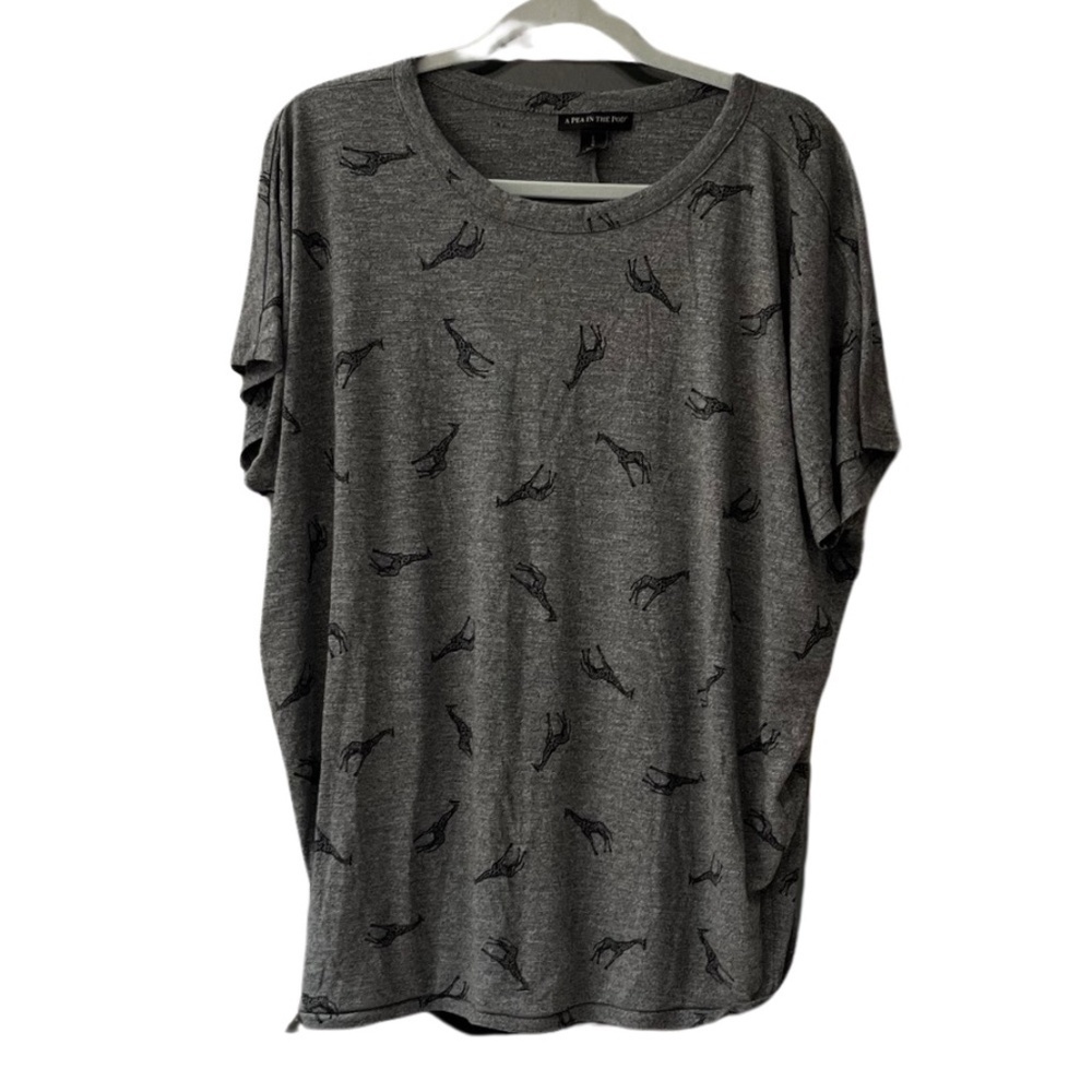 A Pea in the Pod Gray Short Sleeve Maternity Tee with Bird Print